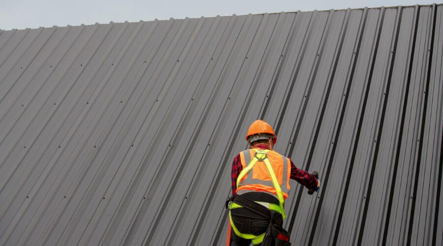 Professional metal roof installation services in Mount Morris, MI